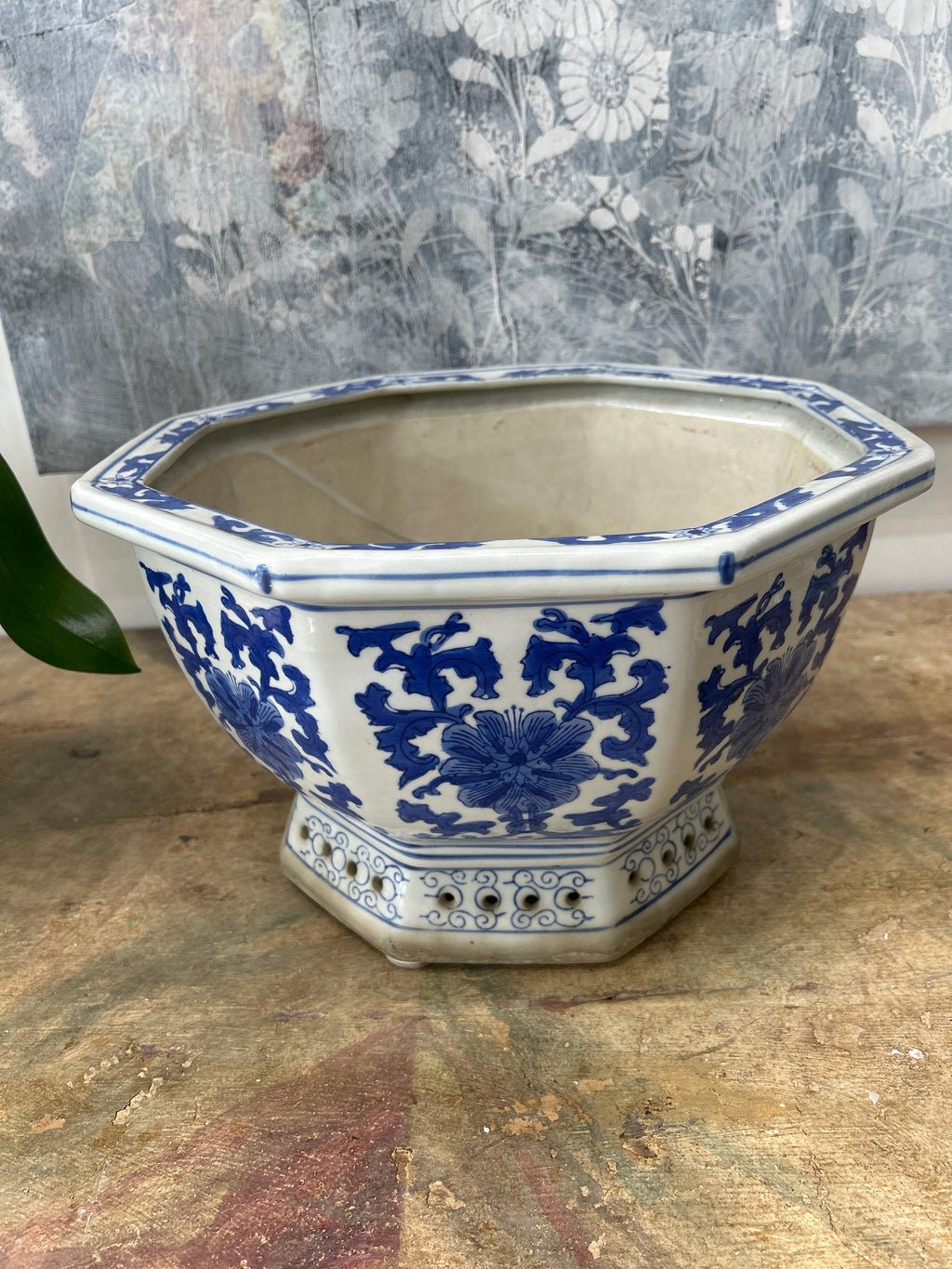 VINTAGE BLUE & WHITE JARDINIÈRE