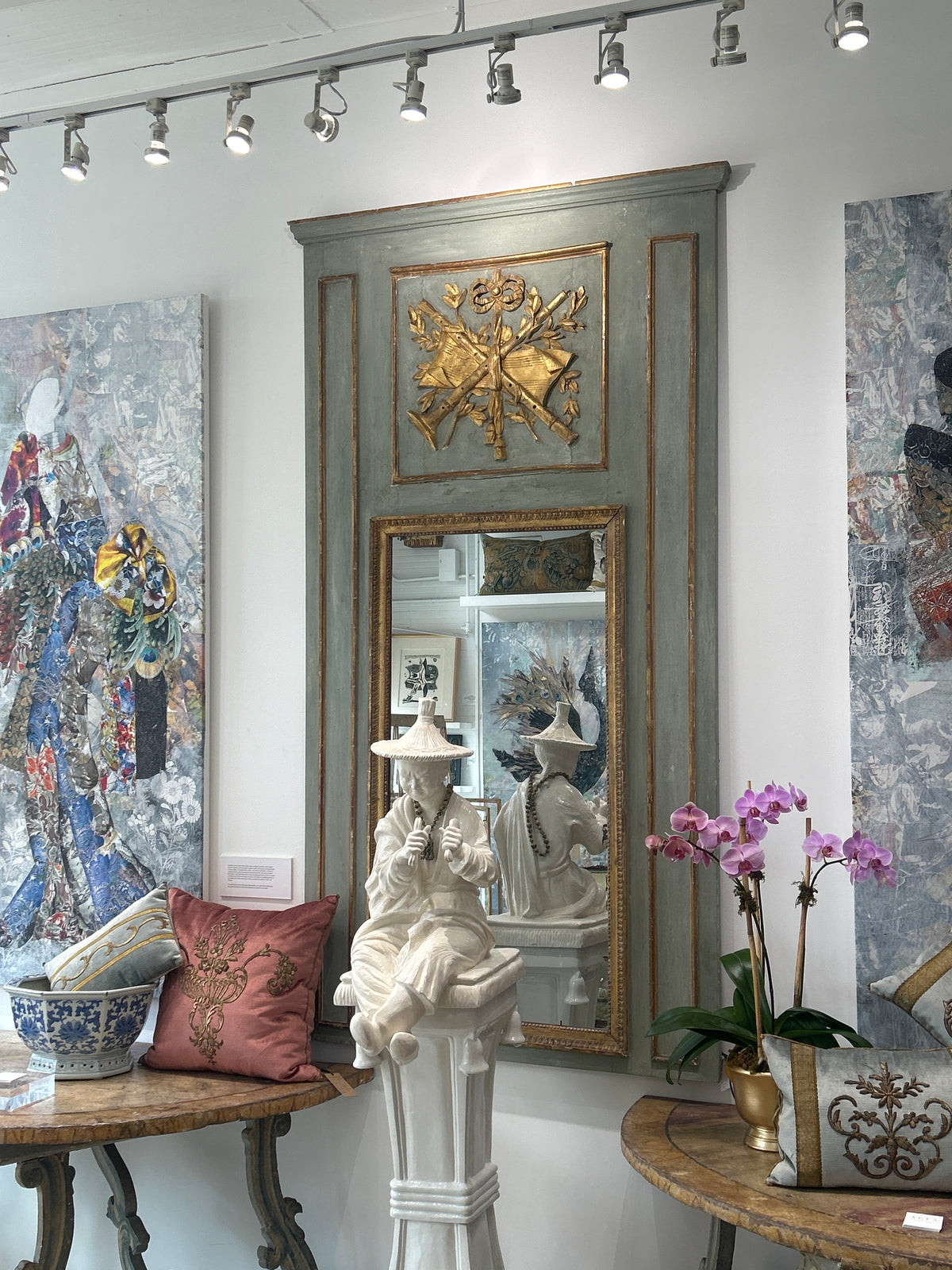 FRENCH NEOCLASSICAL TRUMEAU MIRROR WITH GILT MUSICAL TROPHY