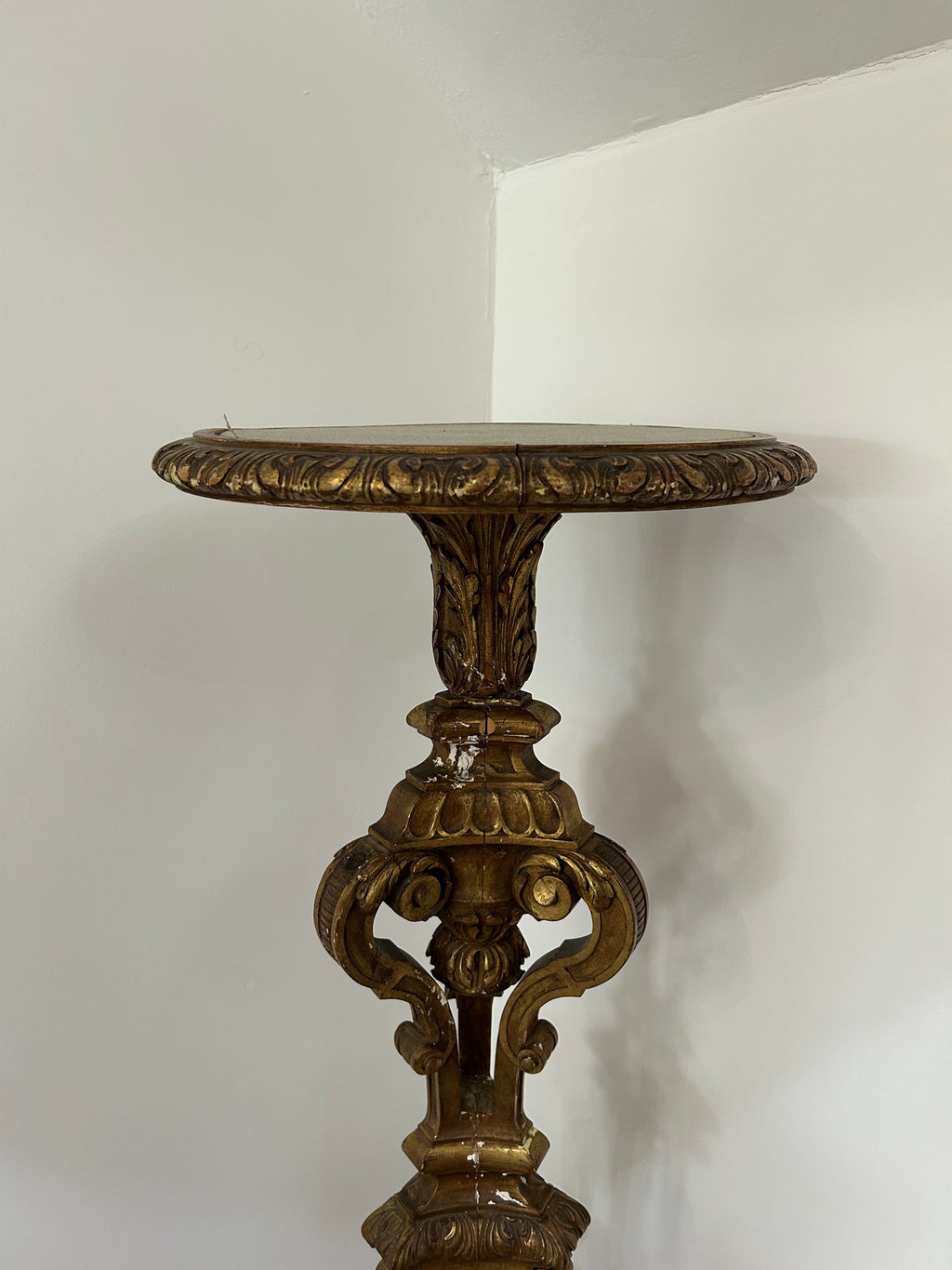 Late 19th-Century Italian Baroque Revival Carved Giltwood Torchère